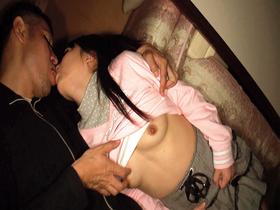 宅配ロ●―タ少●調教映像　サンプル画像10